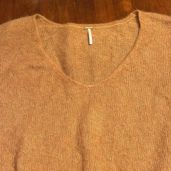Free People Rust Color Soft Fuzzy Sweater pullover size SMALL - Picture 5 of 8
